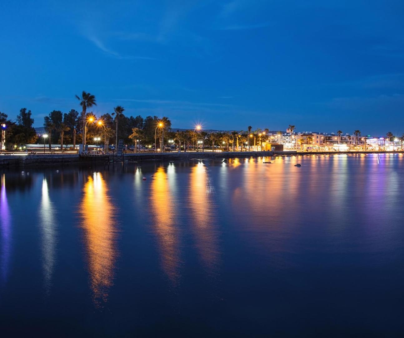 Dreamy 2 Bed Apartment By The Sea Pafos Exterior foto